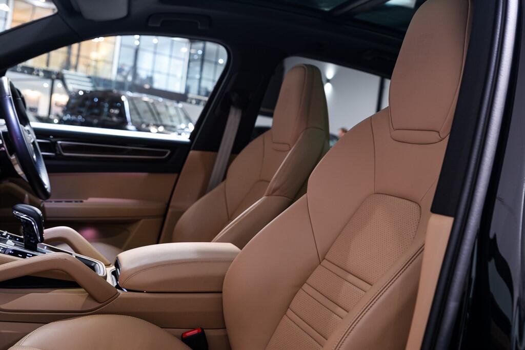 Porsche Cayenne - Image 19