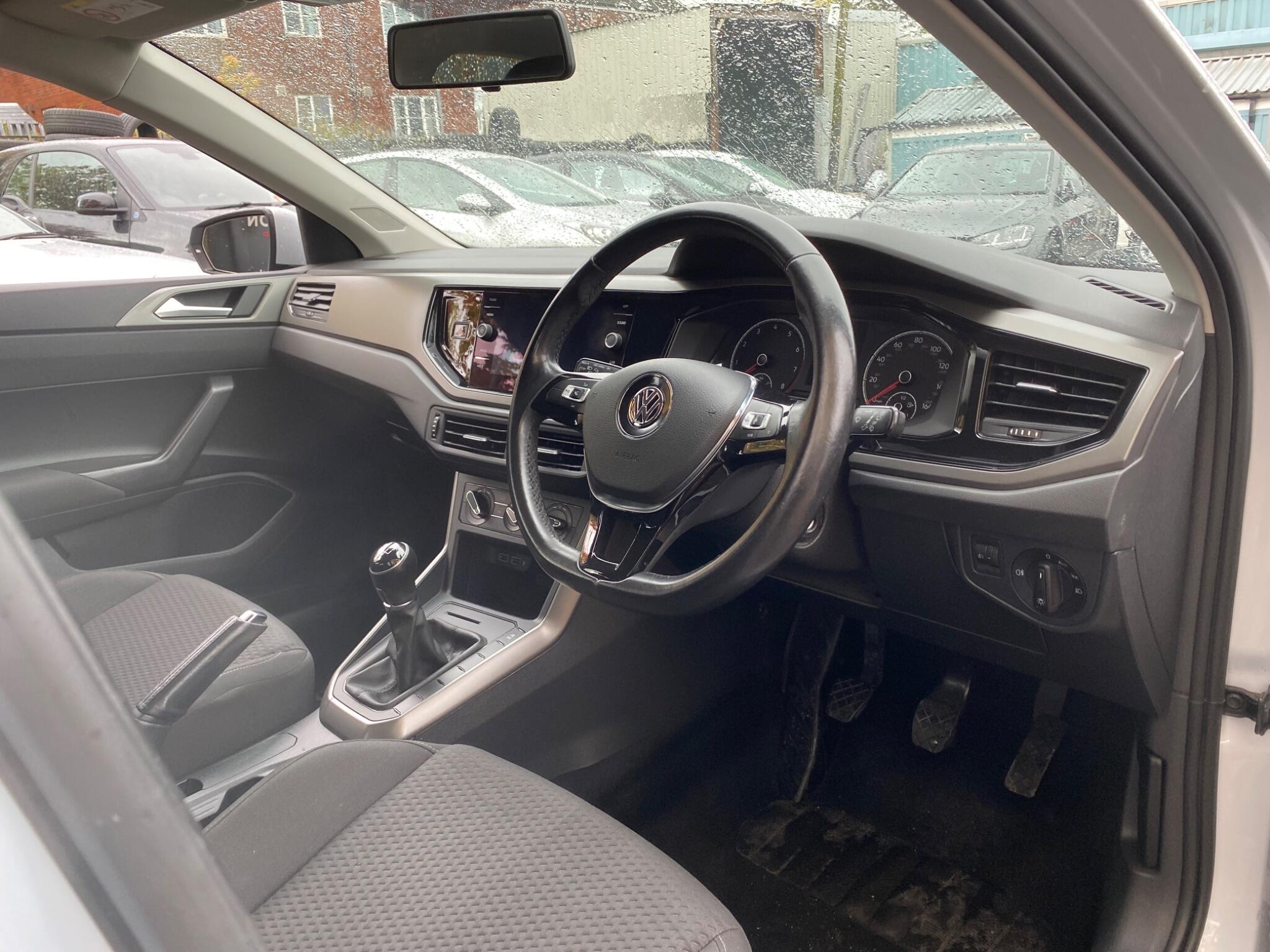 Volkswagen Polo - Image 17