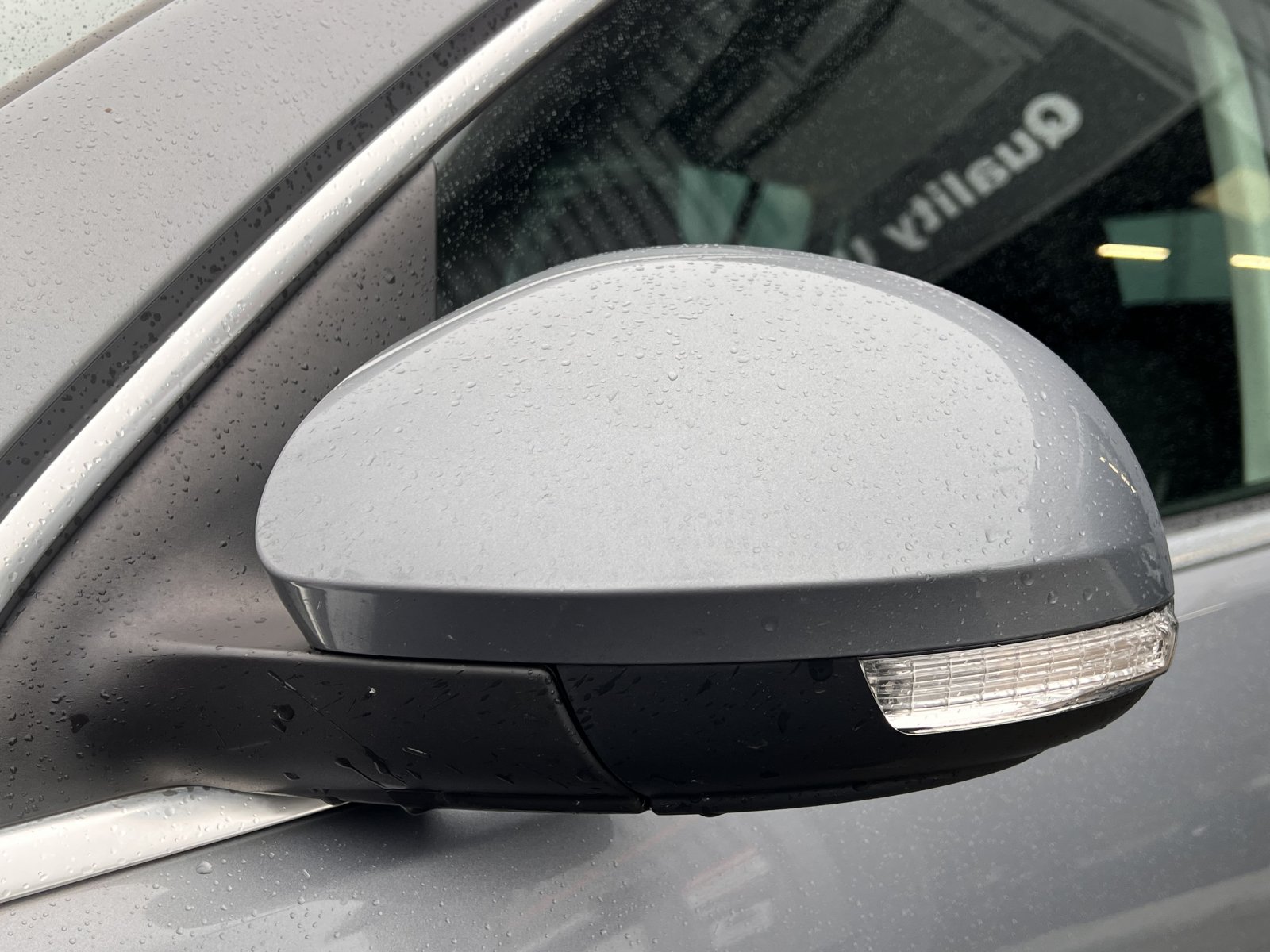 Volkswagen Tiguan - Image 10