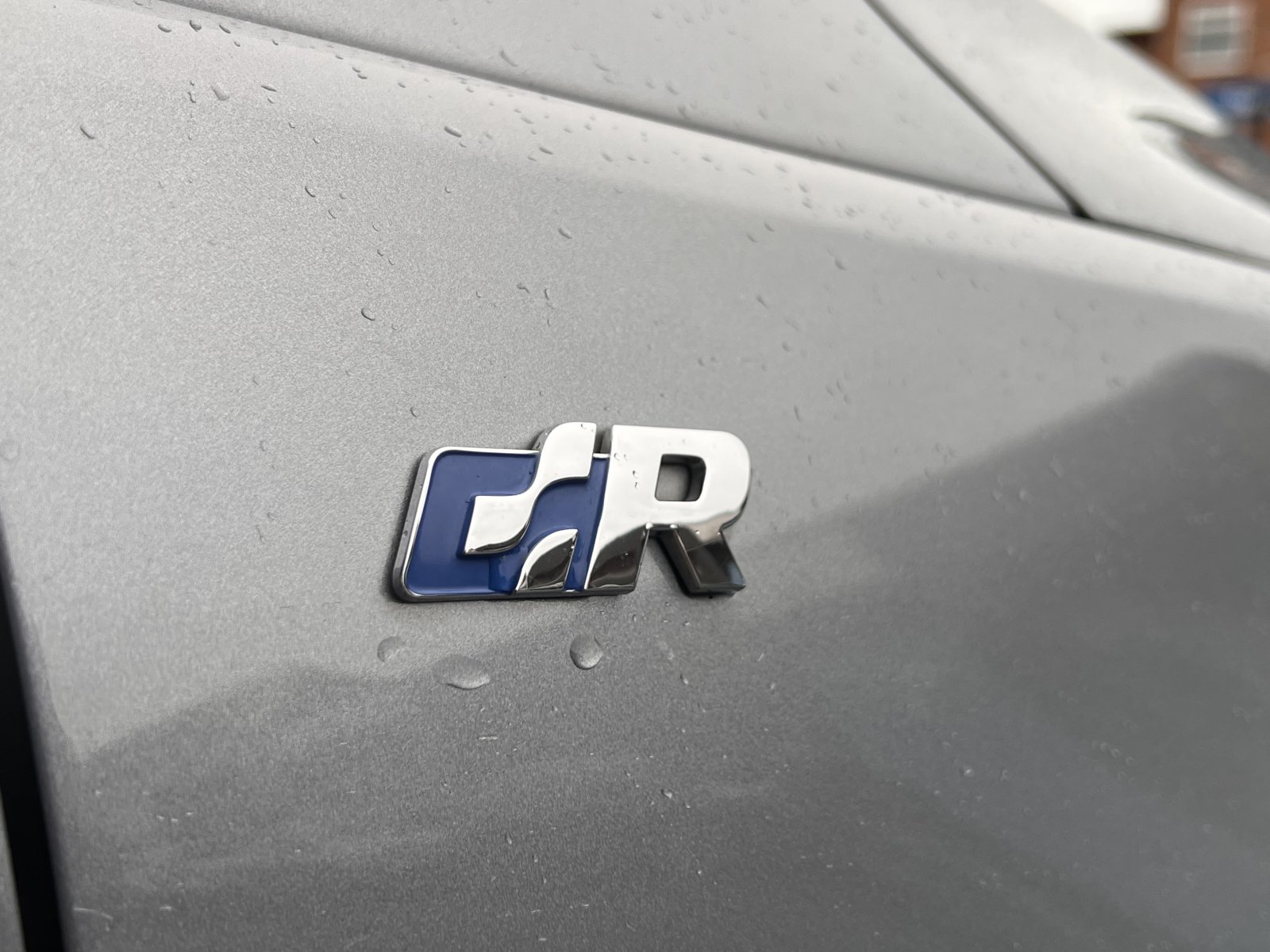Volkswagen Tiguan - Image 11