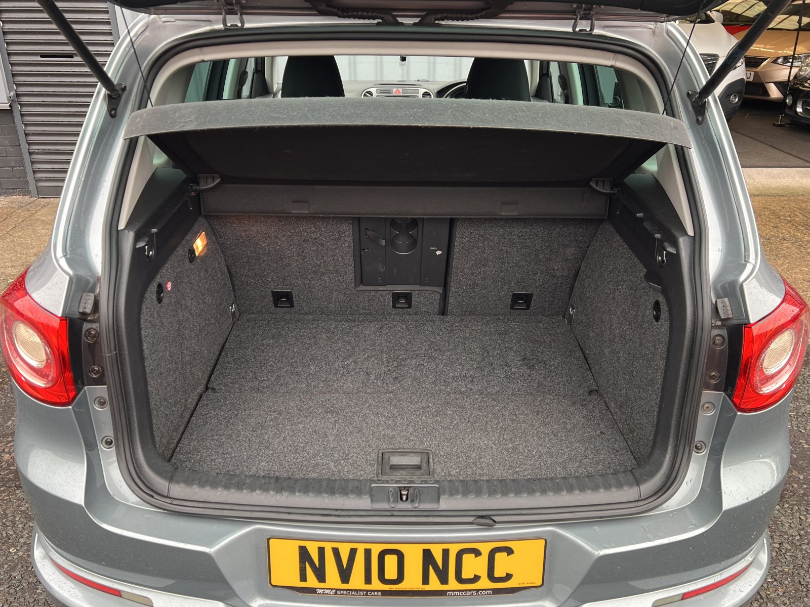 Volkswagen Tiguan - Image 12