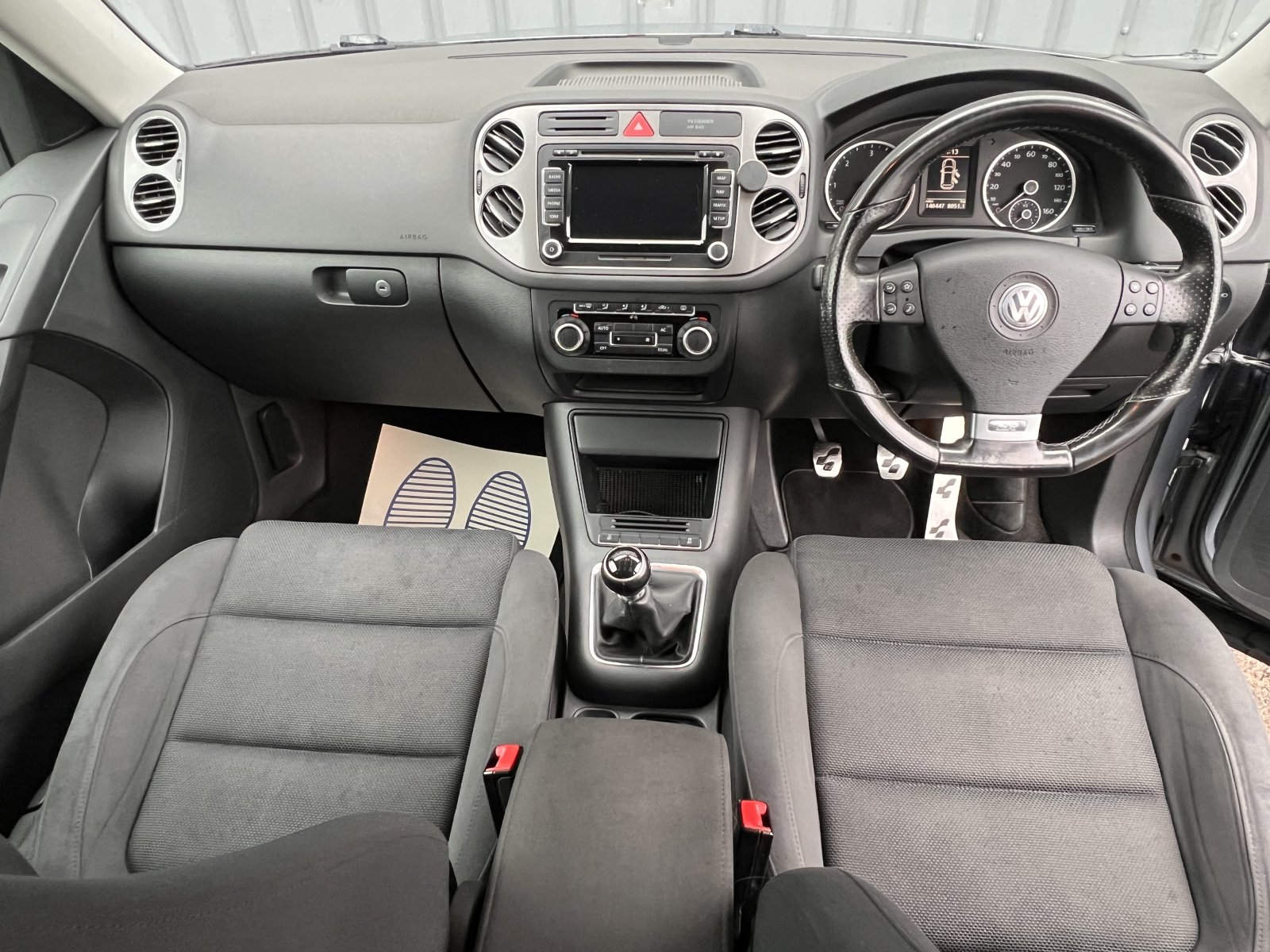 Volkswagen Tiguan - Image 14