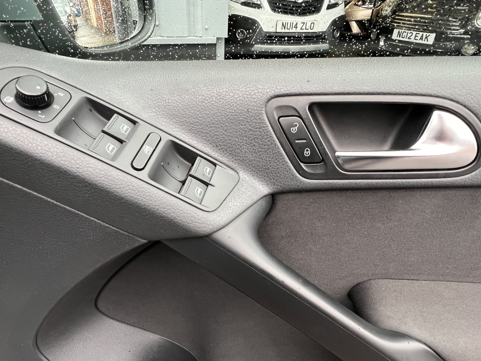 Volkswagen Tiguan - Image 18