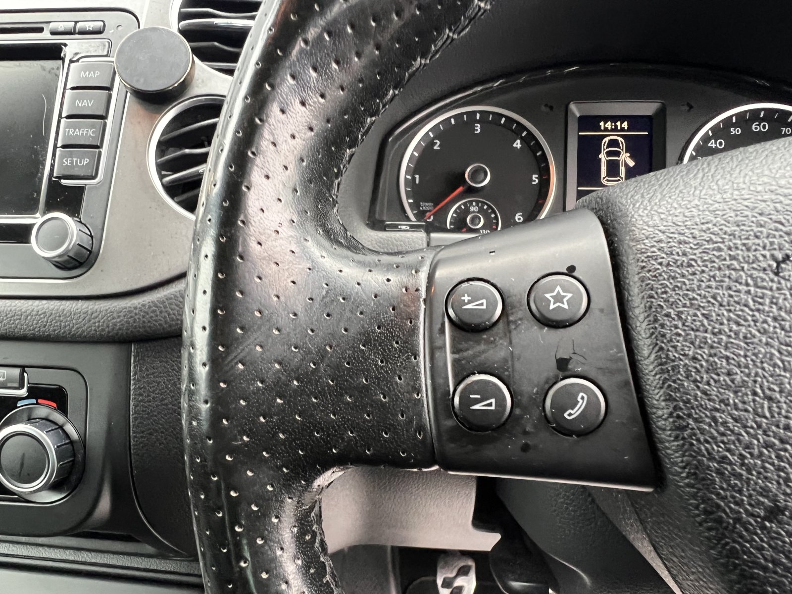 Volkswagen Tiguan - Image 20
