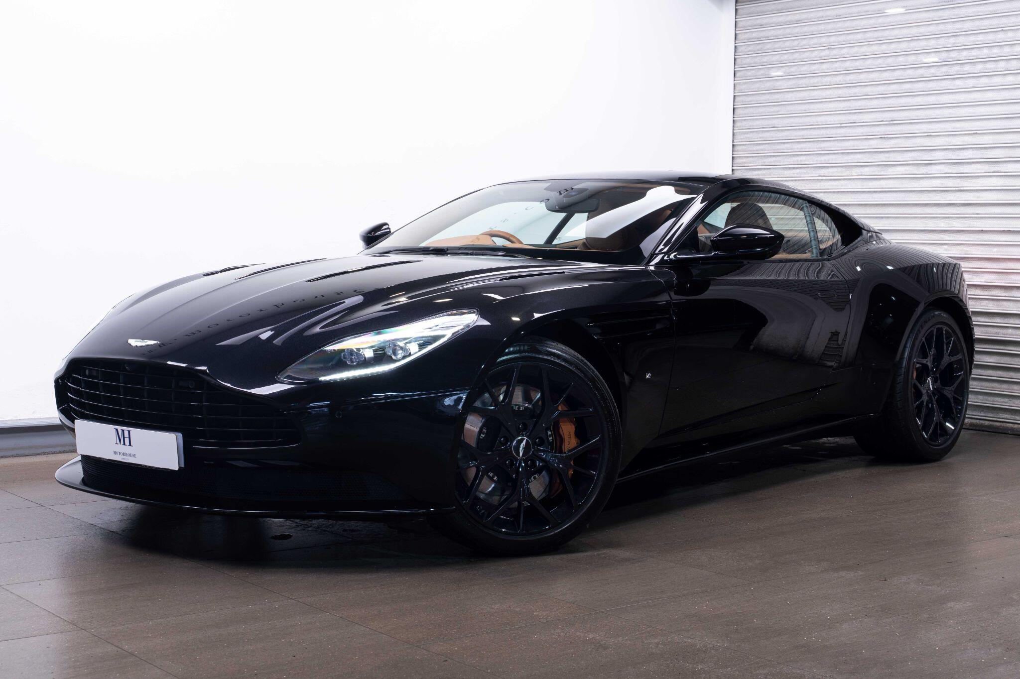 Aston Martin DB11