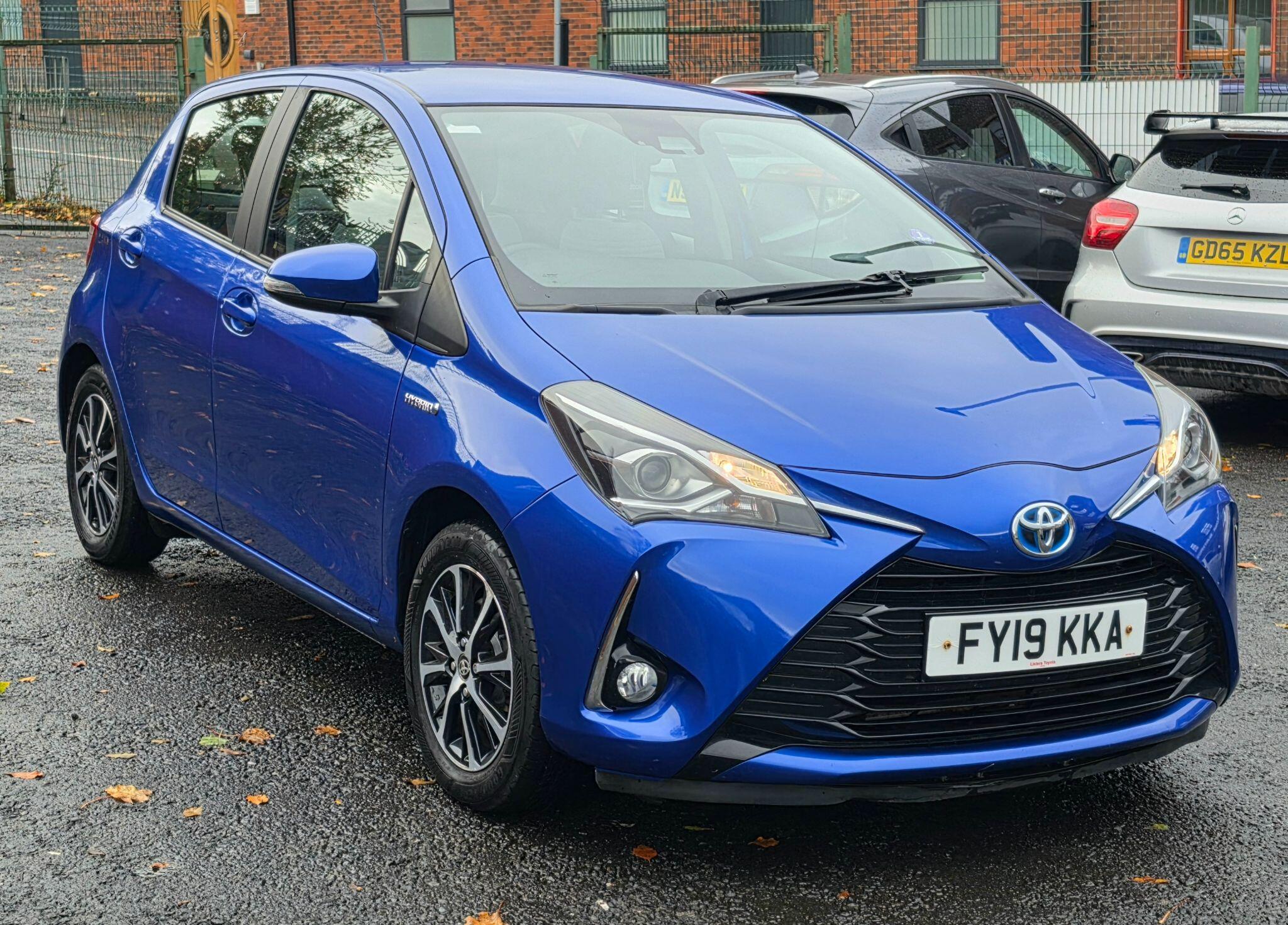 2019 Toyota Yaris 1.5 VVT-h Icon Tech E-CVT Euro 6 (ss) 5dr