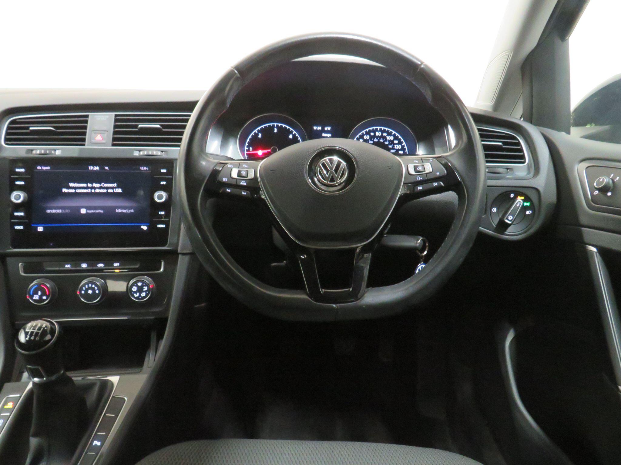 Volkswagen Golf - Image 14