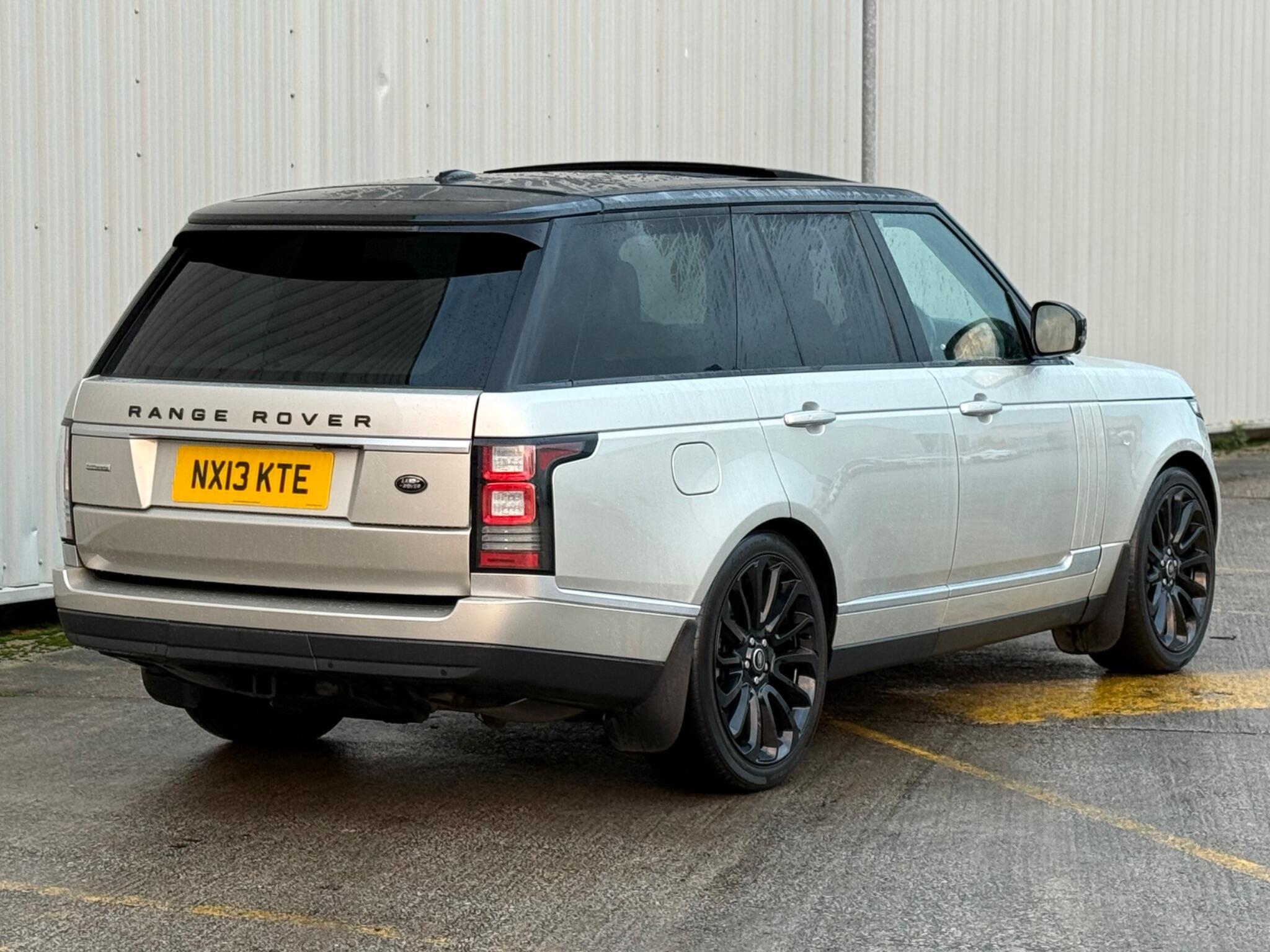 Land Rover Range Rover - Image 12