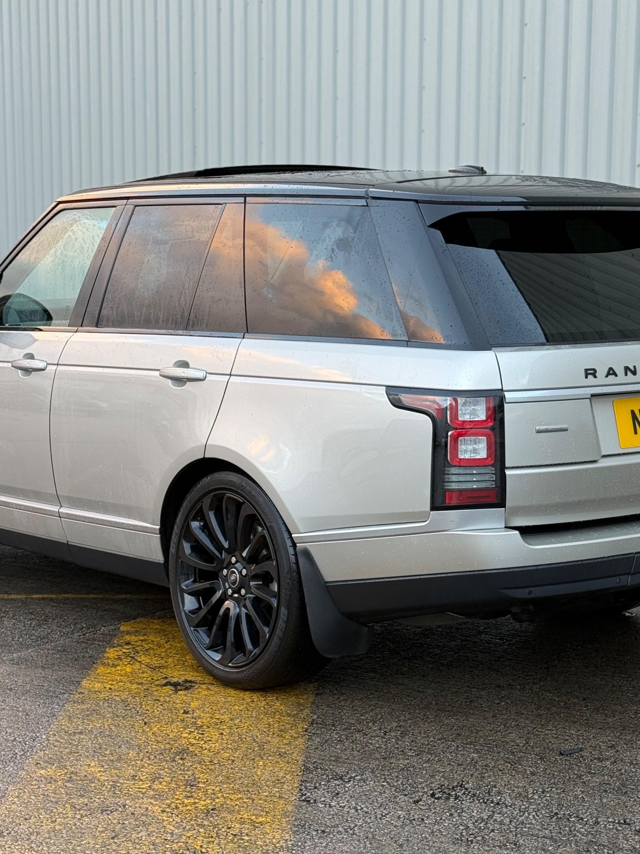Land Rover Range Rover - Image 20