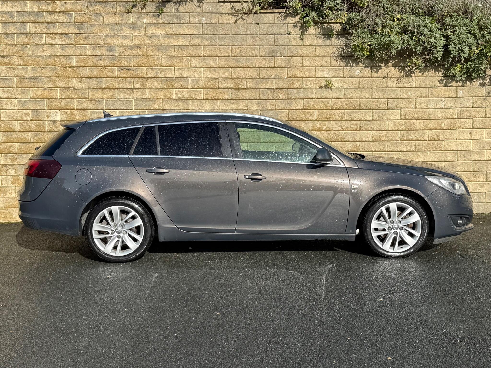 Vauxhall Insignia - Image 9