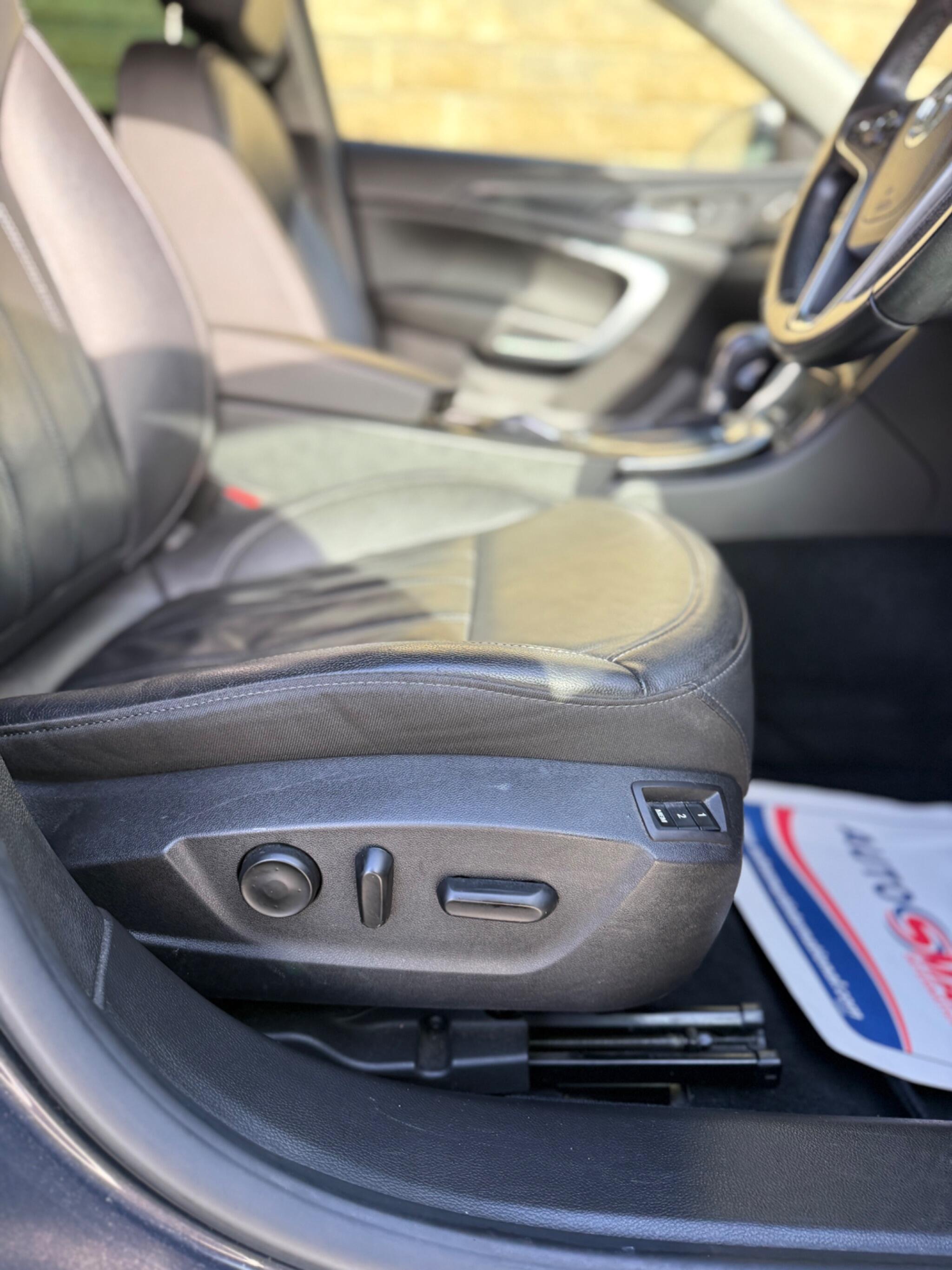 Vauxhall Insignia - Image 20