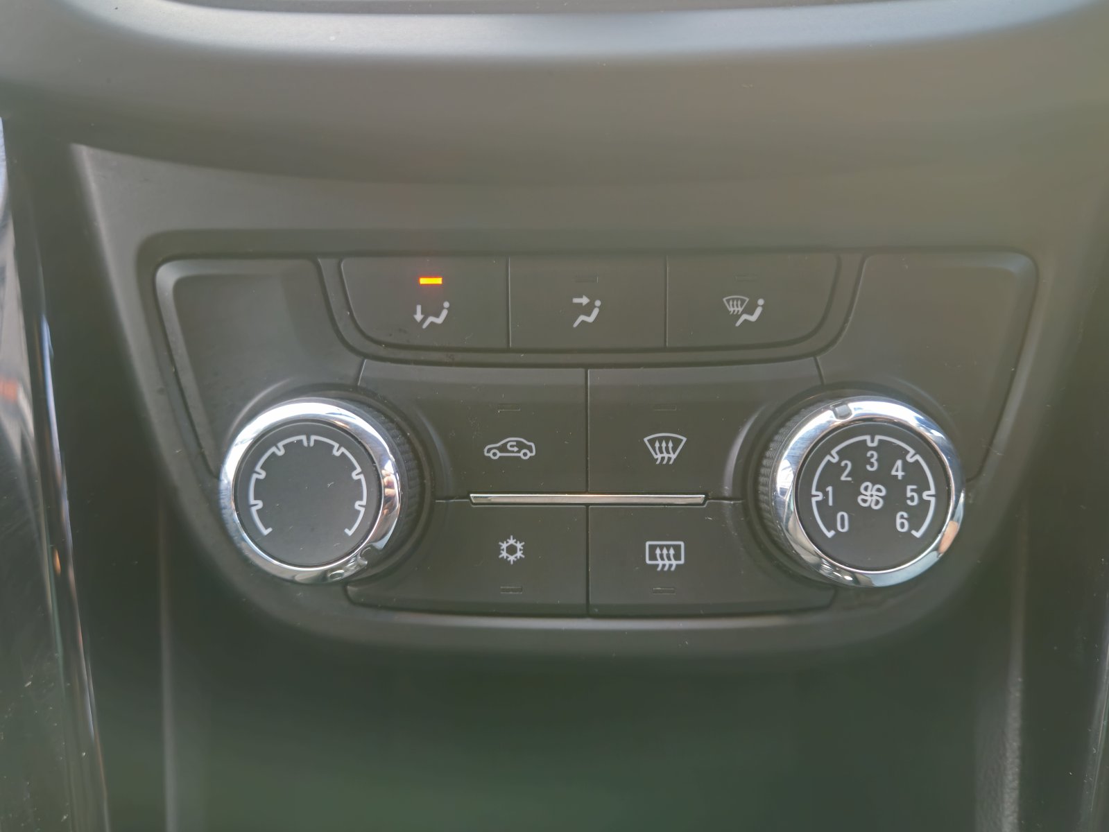 Vauxhall Zafira Tourer - Image 17