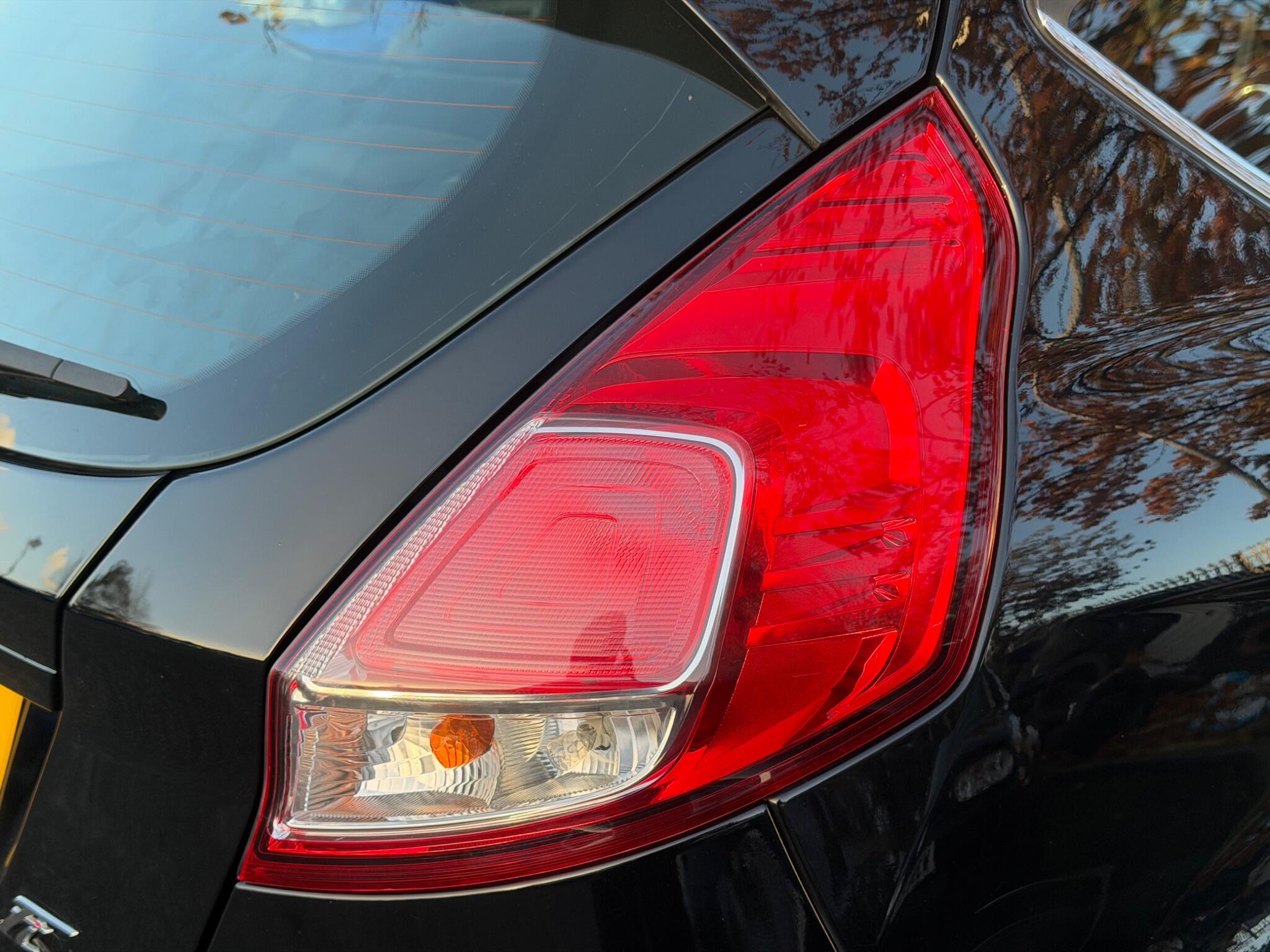 Ford Fiesta - Image 18