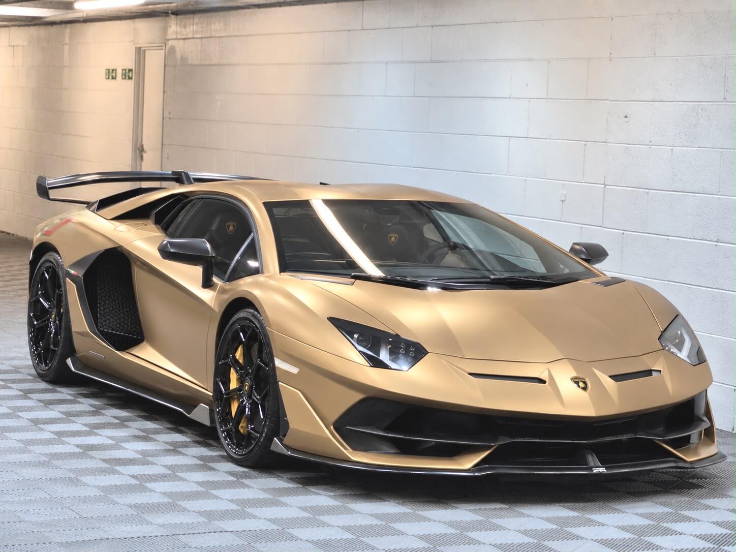 Lamborghini Aventador