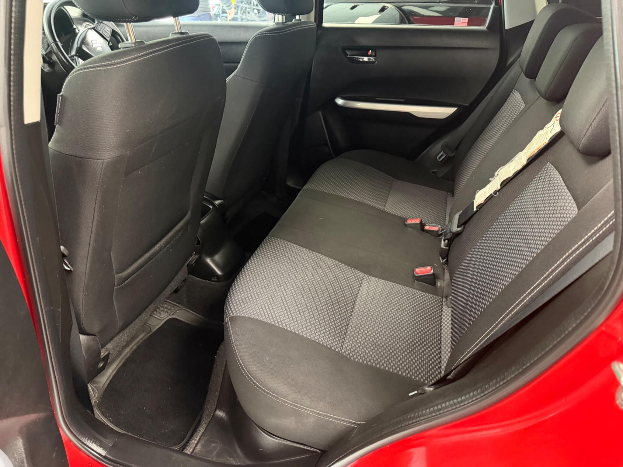 Suzuki Vitara - Image 12