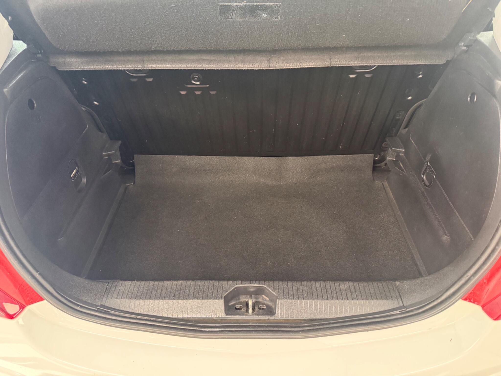 Vauxhall Corsa - Image 10
