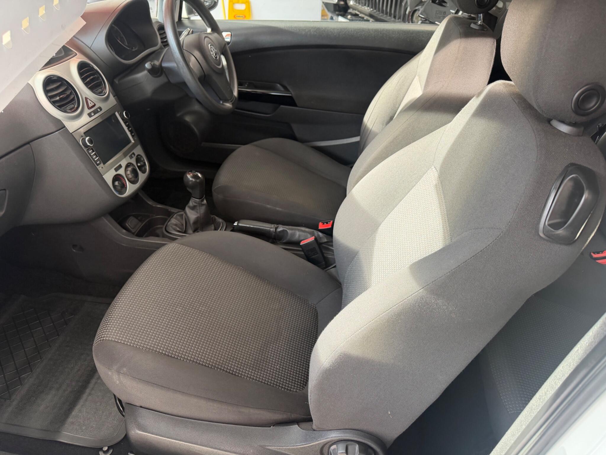Vauxhall Corsa - Image 13