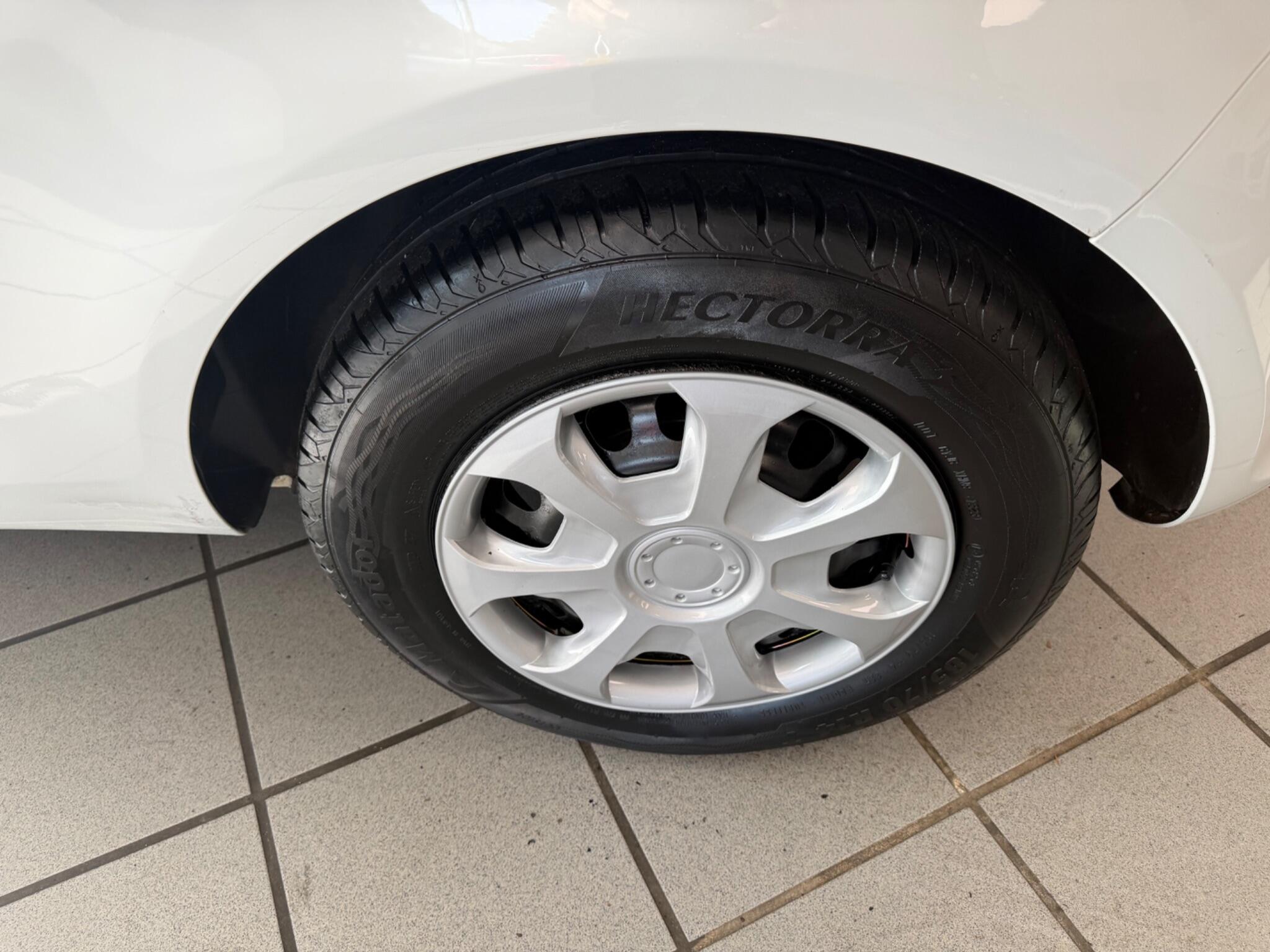 Vauxhall Corsa - Image 17