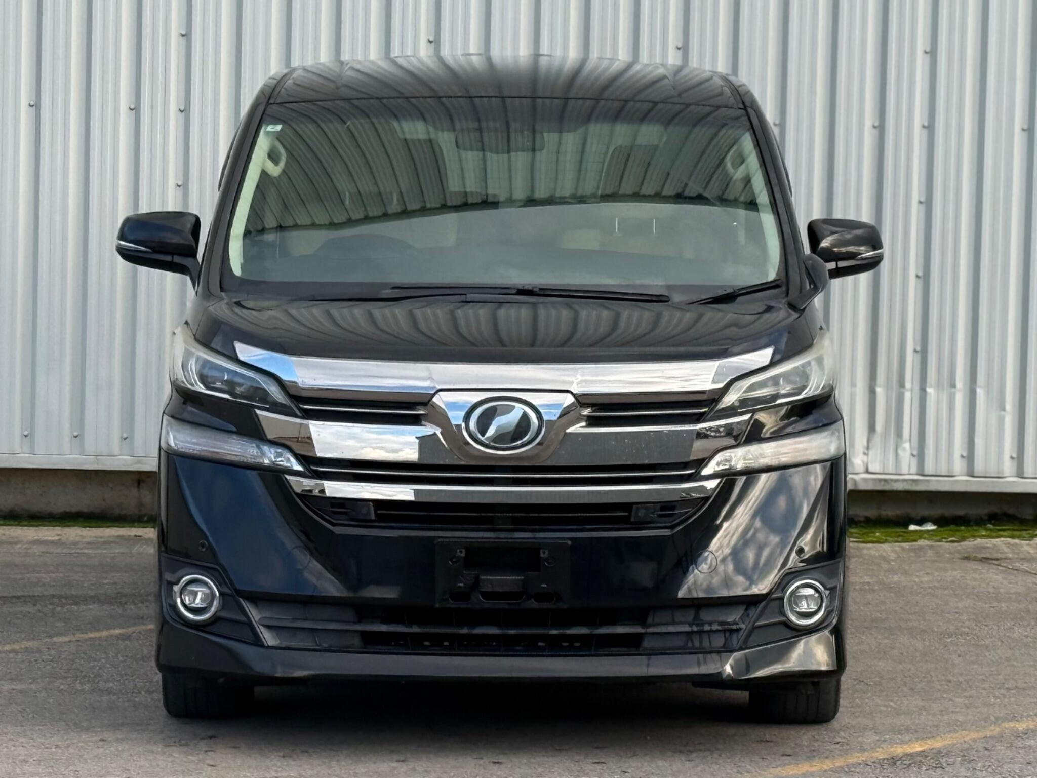 Toyota Vellfire - Image 2