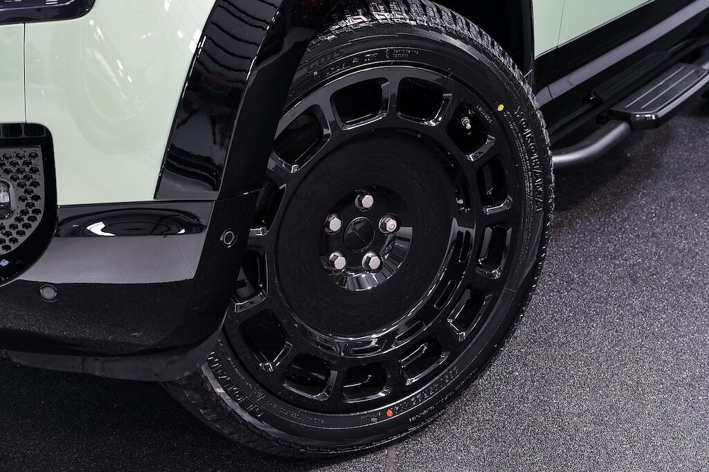 Land Rover Defender 90 - Image 6