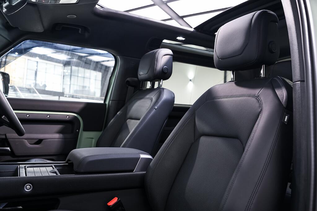 Land Rover Defender 90 - Image 17
