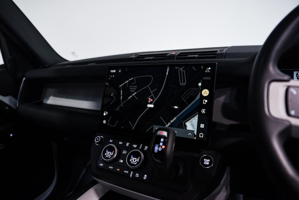 Land Rover Defender 110 - Image 16