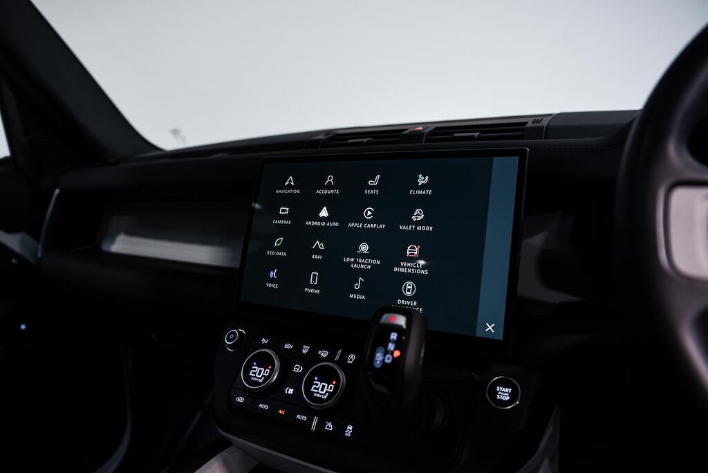 Land Rover Defender 110 - Image 17