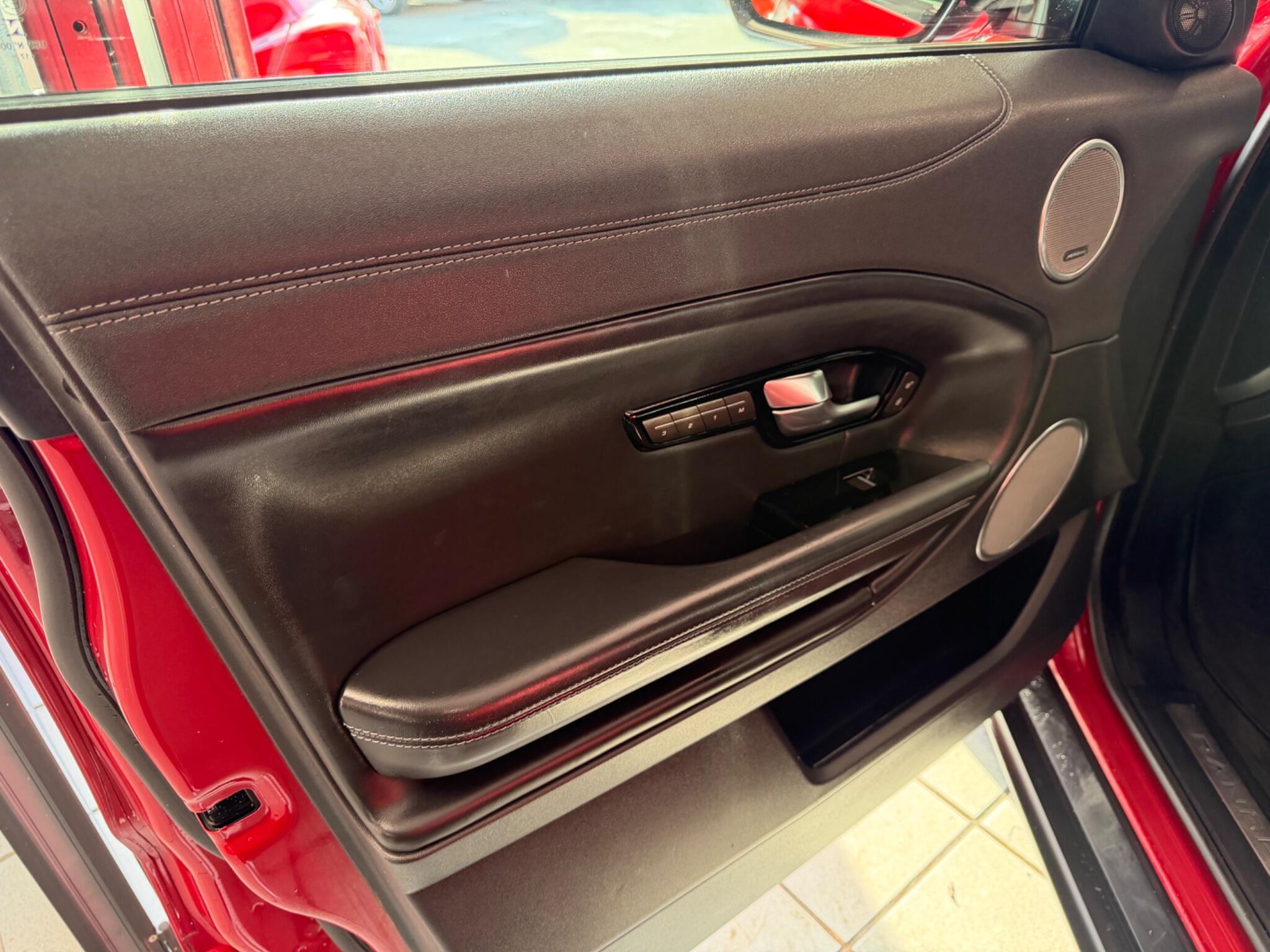 Land Rover Range Rover Evoque - Image 12