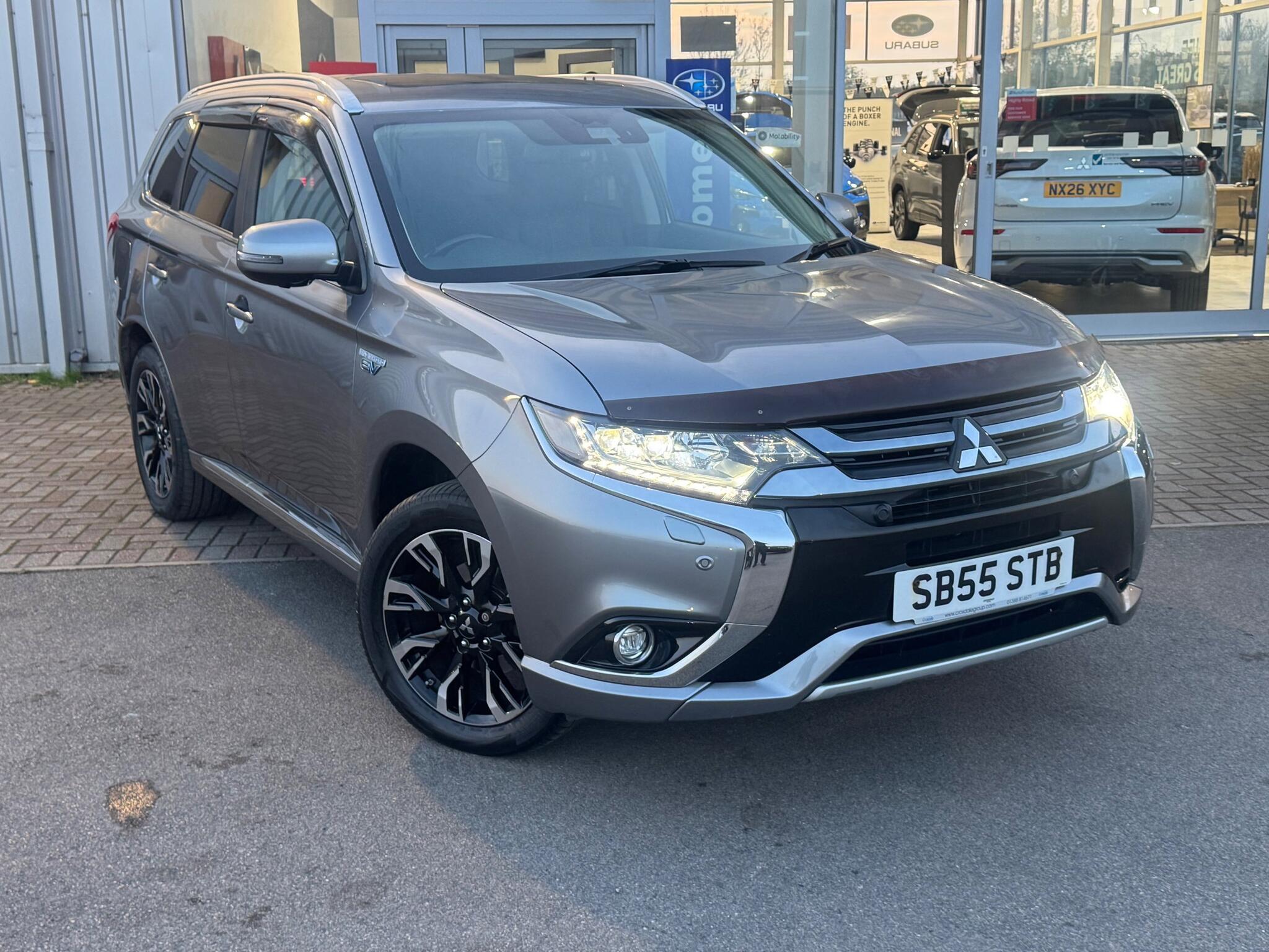 2017 Mitsubishi Outlander 2.0h 12kWh 4hs SUV 5dr Petrol Plug-in Hybrid CVT 4WD Euro 6 (ss) (200 ps)