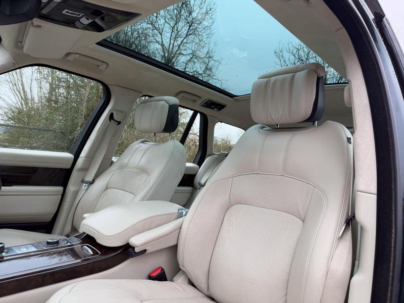 Land Rover Range Rover - Image 11