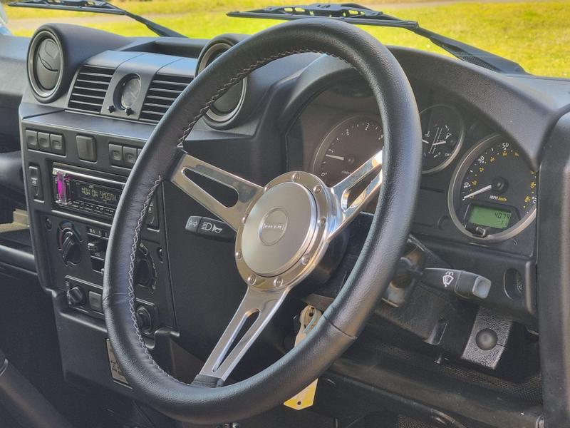 Land Rover Defender 90 - Image 16