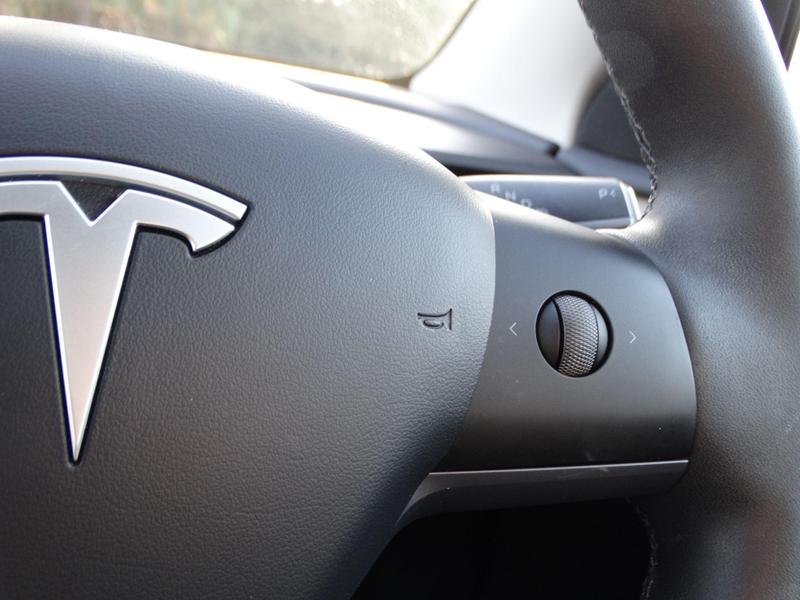 Tesla Model Y - Image 17