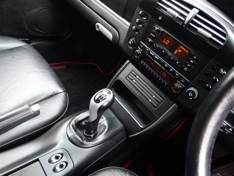 Porsche 911 - Image 5