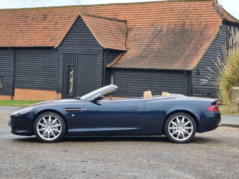 Aston Martin DB9 - Image 2