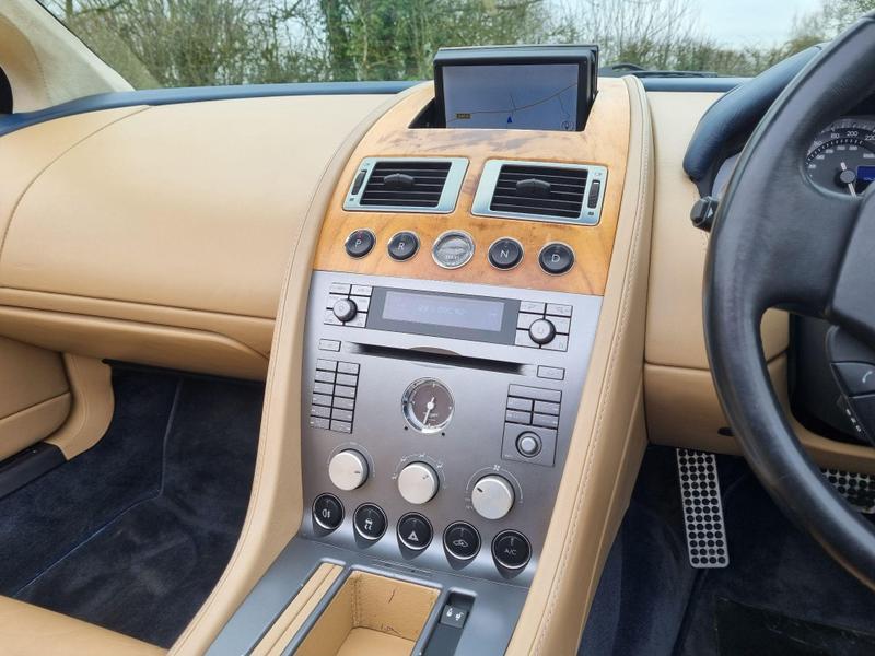 Aston Martin DB9 - Image 7