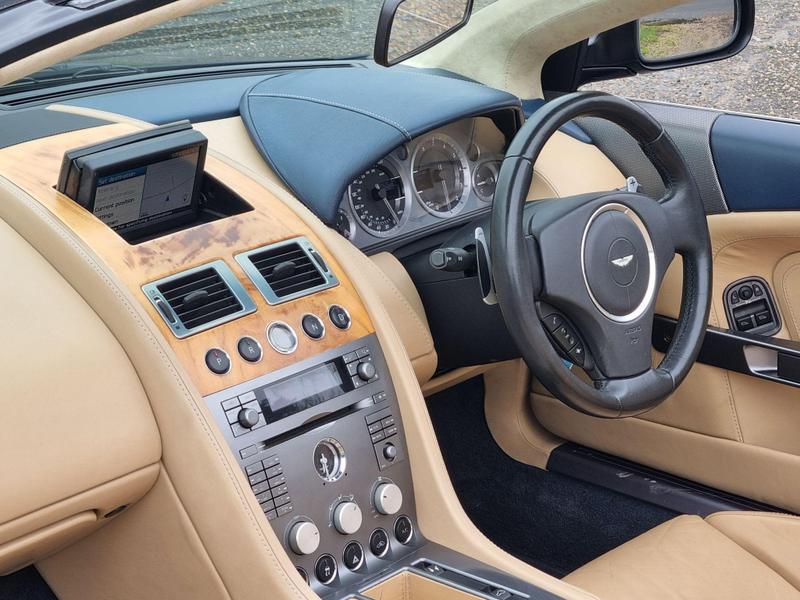 Aston Martin DB9 - Image 12