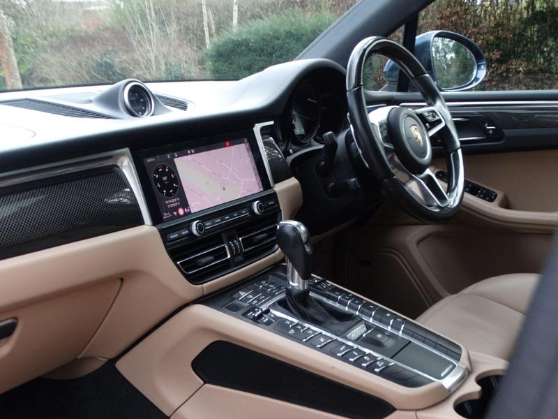 Porsche Macan - Image 11