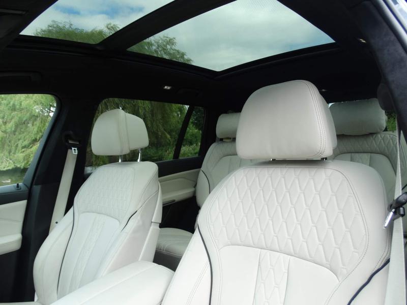 BMW X7 - Image 13