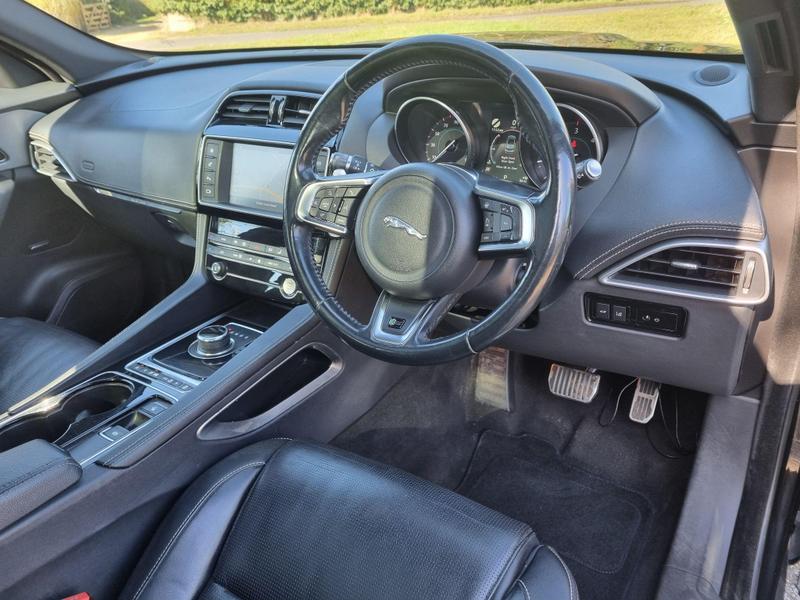 Jaguar FPACE - Image 14