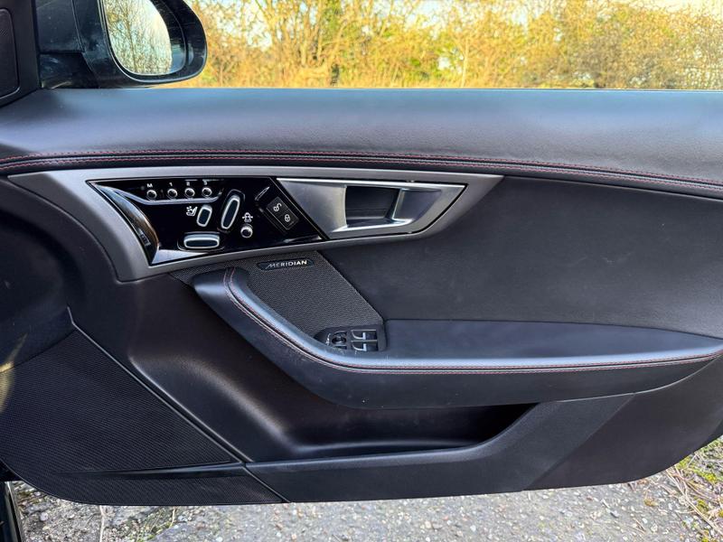 Jaguar FType - Image 8