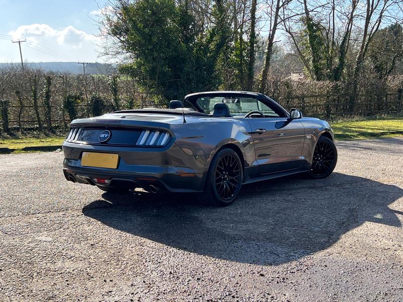 Ford Mustang - Image 5