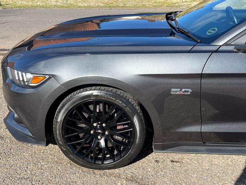 Ford Mustang - Image 6