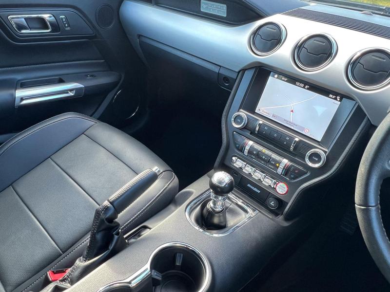 Ford Mustang - Image 7