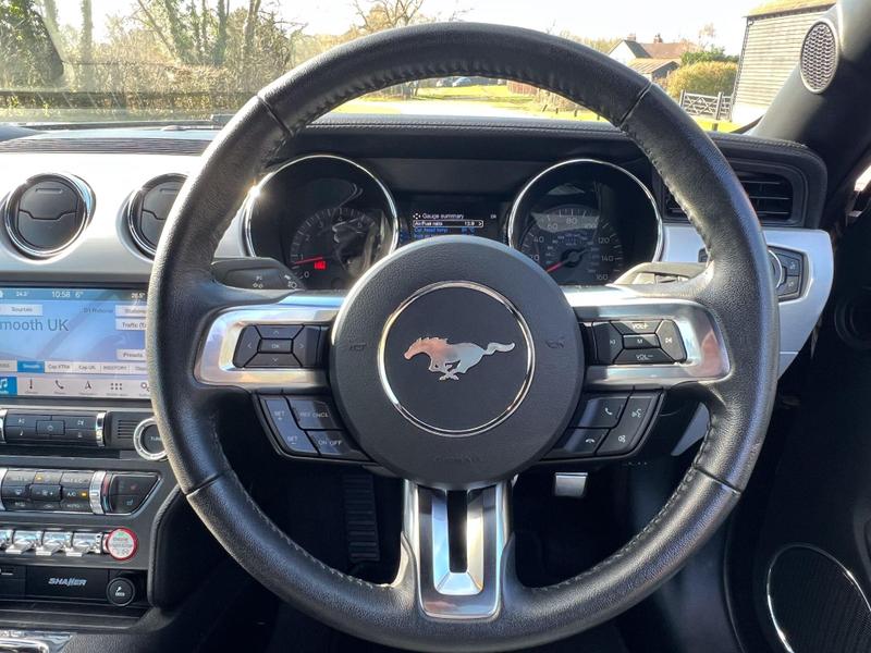 Ford Mustang - Image 8