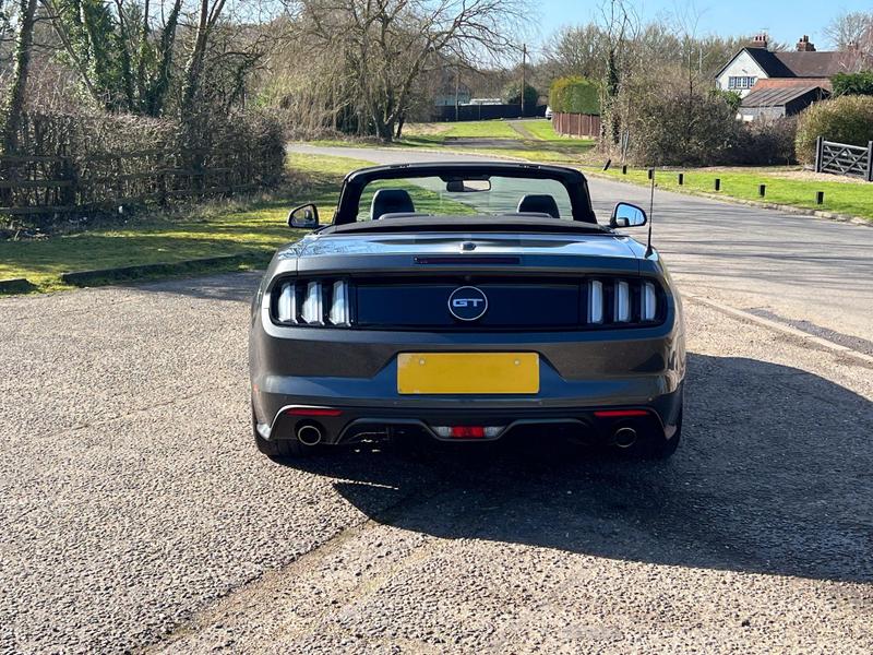 Ford Mustang - Image 12