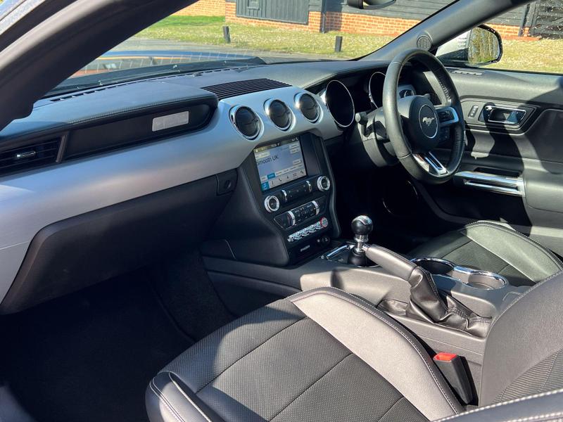 Ford Mustang - Image 13
