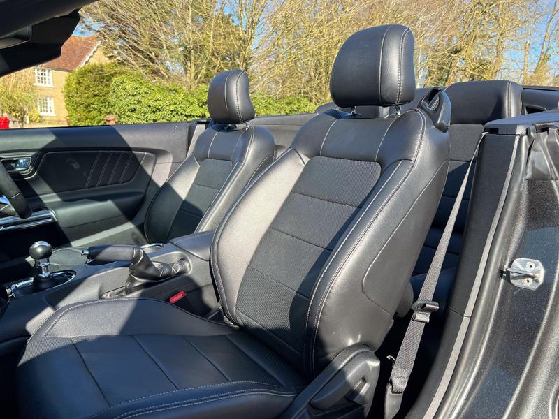 Ford Mustang - Image 14