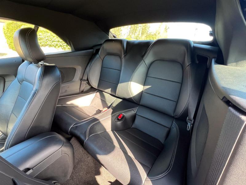 Ford Mustang - Image 15