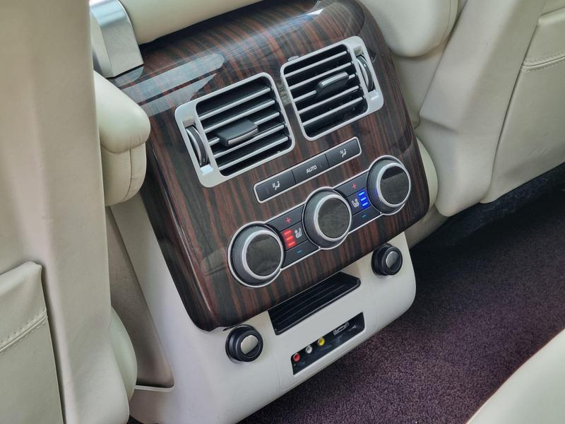 Land Rover Range Rover - Image 18