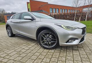 Infiniti Q30
